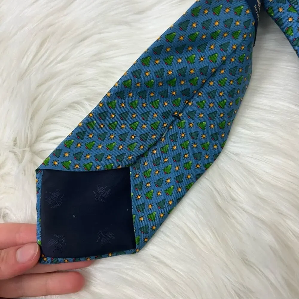 Brooks Brothers Men’s Silk Christmas Tree Print Tie